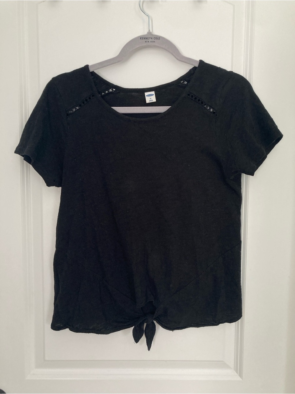 Black Women’s Tie-Front Short Sleeve Top